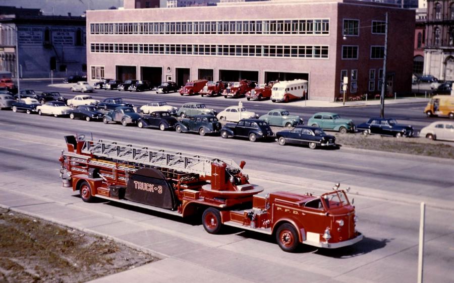  American LaFrance 700 Series Lift 1945 года  (фото 1 из 5)